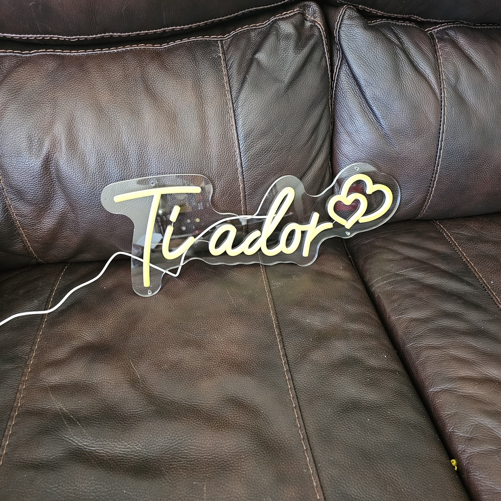 Yellow LED 'Ti Ador' Accent Sign - Unbranded